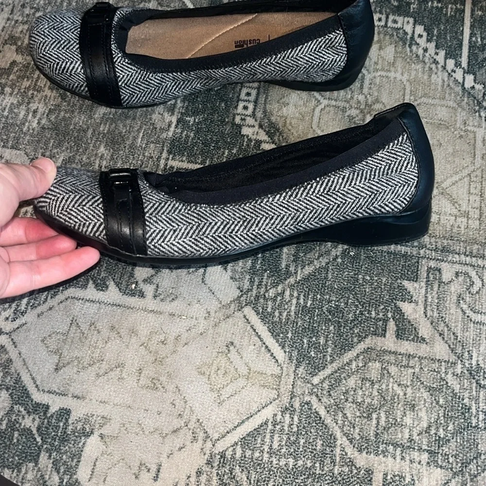 Clarks Women's Kinzie Light Ballet Flats size 7